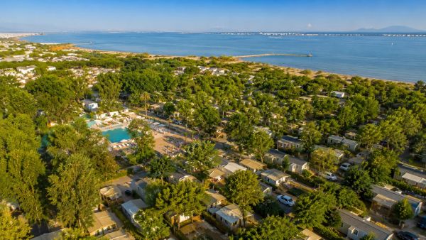 Séjournez dans un camping en bord de mer à Saint-Laurent-d'Aigouze